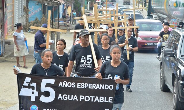 Baitoa realiza viacrucis por acueducto