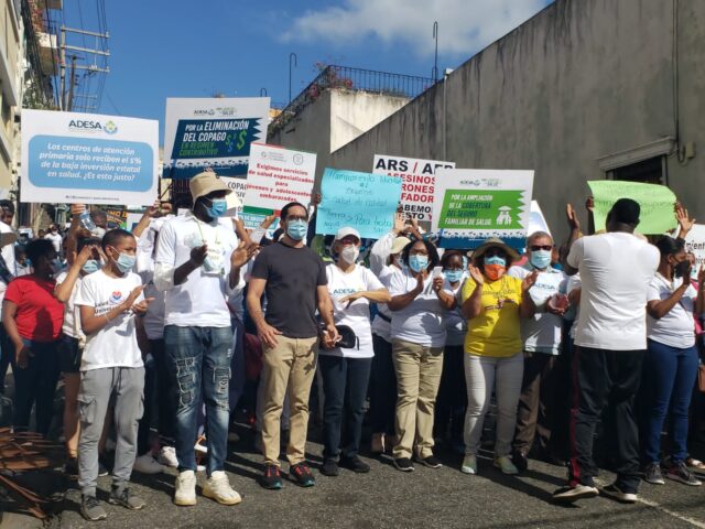 Miles marchan por el derecho a la salud